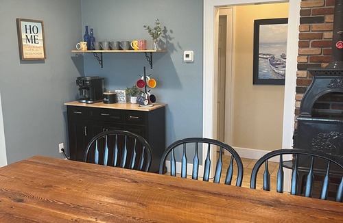 Oscoda House | Newly Remodeled - Steps to Lake Huron - Sleeps 13 - Walk Downtown