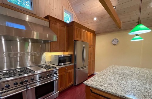 Williamsville House | Newly Renovated Luxury Vacation Rental Near Brattleboro and Mount Snow