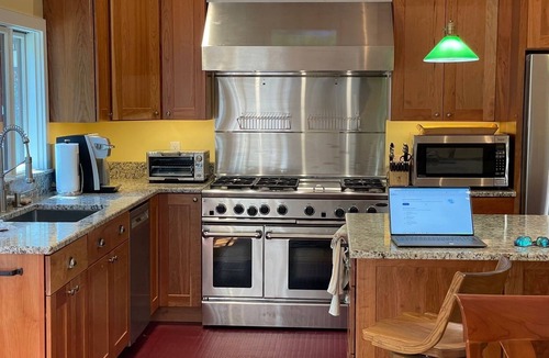 Williamsville House | Newly Renovated Luxury Vacation Rental Near Brattleboro and Mount Snow