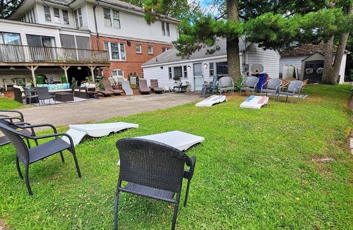 South End House | Newly Updated Cozy Home ~ Located Downtown, UVM, Hospital Includes 8 Bikes!