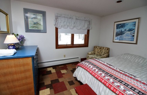 Plymouth House | Nine Bedroom, pet friendly Located between Okemo and Killington with a hot tub Chestnut Farm