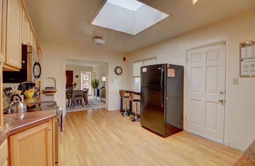 Nob Hill House | Nob Hill Home|Private Yards