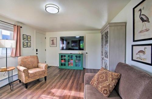 North Bend House | North Bend Home w/Cornhole Court & Putting Green