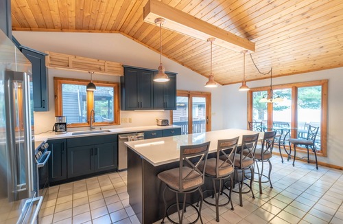 Minong Cabin | Northwoods Lakeside Retreat