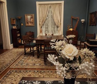 Menomonie Bed & Breakfast | Oaklawn Inn