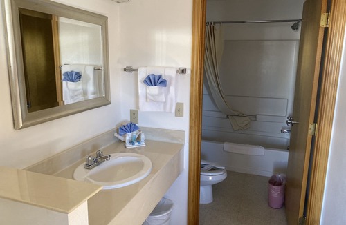 Raton Hotel | Oasis Botique Motel