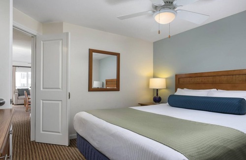 Townsite Resort | Oceanside Pier Resort 2BR – Ocean Views & Beach Walks