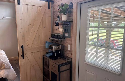 Punta Gorda Cabin | Off-Grid, Lakeside Tiny Home in Punta Gorda, Florida, Perfect for a Weekend Getaway