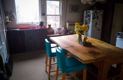Moretown House | Off Grid Mountain Farmhouse with amazing views, soaking tub, seclusion, internet