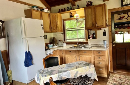 Lincoln County Cabin | off-the-grid "glamping" country cabin