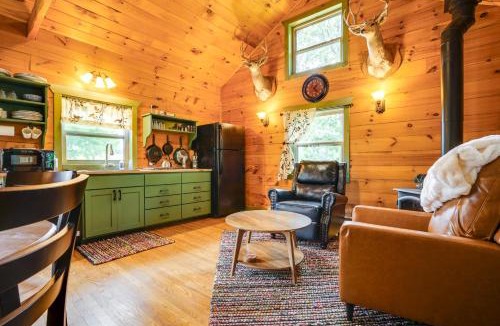 Pierce County Apartment | On 30 Acres with Trails and Garden Stockholm Retreat!