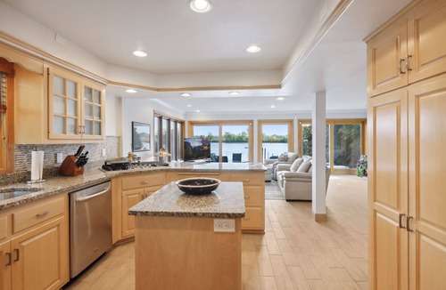 Minnetonka House | ONLY HOUSE FOR RENT ON WAYZATA BAY - COMPLETELY REMODELED - 5 BDR 4 Bath 6 TVs
