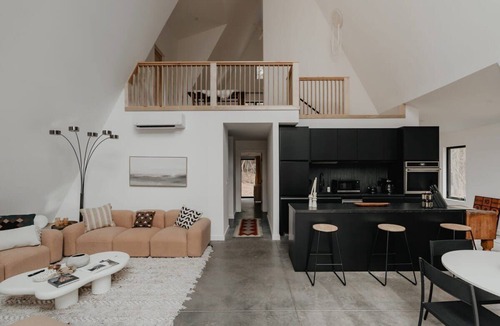 Round Top Cabin | Onyx A Frame - Secluded Mountain Escape