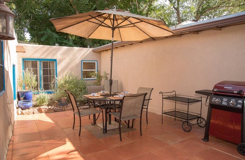 Downtown Santa Fe House | Original Adobe Home in Historic Santa Fe - 1/2 mile to Plaza, shops and museums