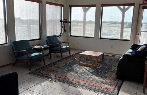 Long Beach House | Pacific Paradise -Ocean & beachfront/Dog friendly
