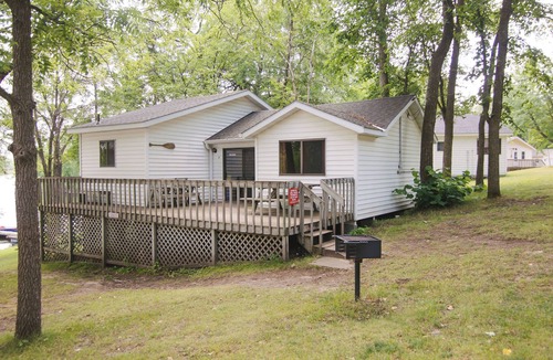 Richmond Cabin | Paddle Inn, 3BR lakefront cabin on the Horseshoe Chain of Lakes in Richmond, MN