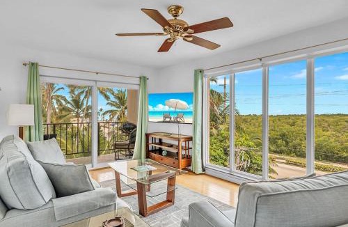 Islamorada House | Palms 417