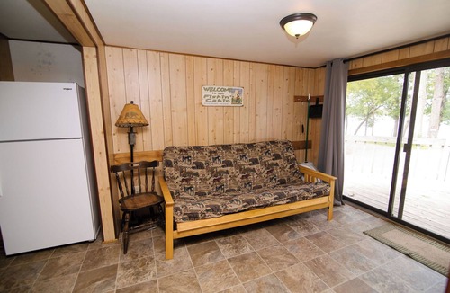 Richmond Cabin | Paradise, a 3BR lakefront cabin near the beach at Riverside Resort