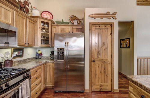 Holcombe Cabin | Paradise Point on Lake Holcombe!