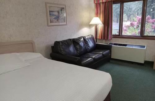 Holcombe Hotel | Paradise Shores Hotel