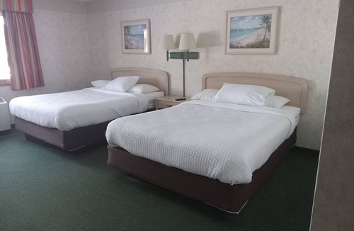 Holcombe Hotel | Paradise Shores Hotel
