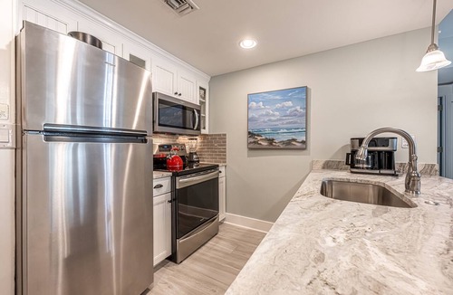 Baytowne Wharf Condo | Patio ~ Fully Equipped Kitchen ~ Community Pool