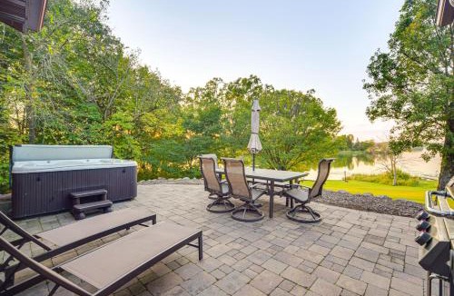 Siren House | Patio, Views and Hot Tub Quiet Lakeside Cabin