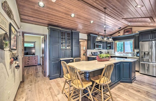 Siren Cabin | Patio, Views & Hot Tub: Quiet Lakeside Cabin