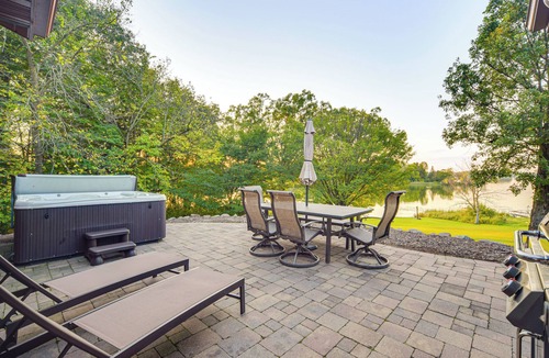 Siren Cabin | Patio, Views & Hot Tub: Quiet Lakeside Cabin