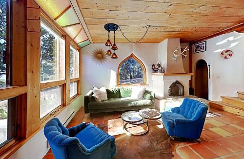 Valdez House | Peace & Pizza
