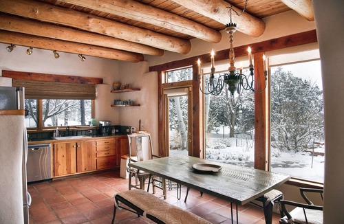 Valdez House | Peaceful Adobe Compound 2 Houses between Taos TSV - Mountain Views, Hot Tub