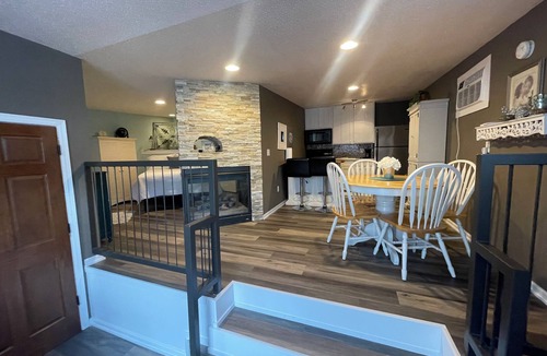 Alma Condo | Peaceful Condo in Wabasha with Beautiful River Bluff Views (Upper Unit)