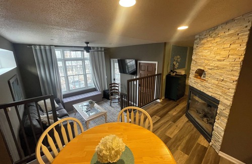 Alma Condo | Peaceful Condo in Wabasha with Beautiful River Bluff Views (Upper Unit)