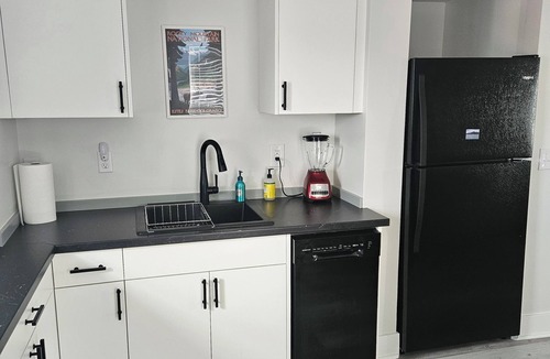 Trinidad Apartment | Peaceful, Cozy 2-bedroom apartment in Trinidad with WiFi, great music.