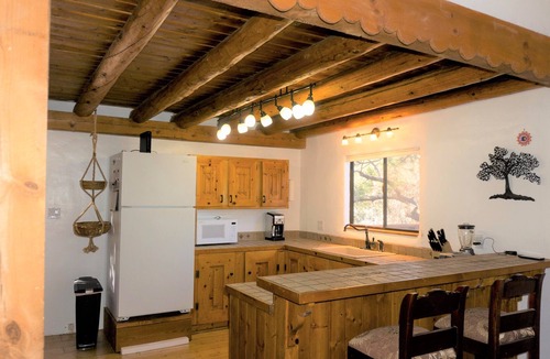 Canada de los Alamos House | Peaceful Forest Home - Comfy and Well-equipped