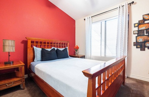 Gilbert House | Peaceful Guest Suite: Prime Location With Garage