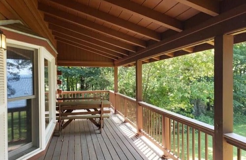 Grand Isle Cabin | Peaceful log home on lake Champlain with mooring