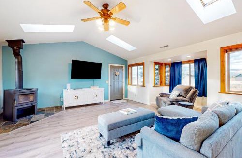 Baderville House | Peaceful Meadows