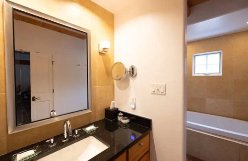 Ojo Caliente Apartment | Peaceful Suite in Desert Inn-Santa Clara King Room