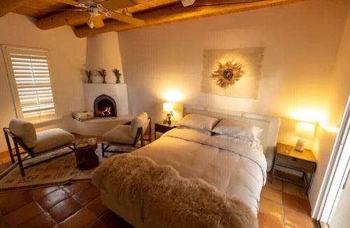 Ojo Caliente Hotel | Peaceful Suite in Desert Inn- Acoma Queen Room
