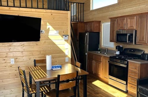 Valle Cabin | Peaceful Tiny Home Getaway with Loft & Open Sky Views in Williams, Arizona