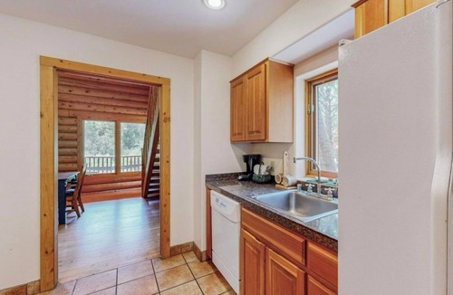 Canoncito Cabin | Pecos Riversong Cabin - a modern 3-bedroom cabin on the Pecos River