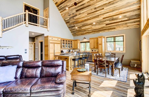 Breezy Point Cabin | Pequot Lakes Retreat w/Beach + Fire Pit!