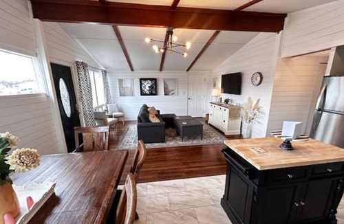 Andover House | Perfect for couples retreat, family friendly and quilters!