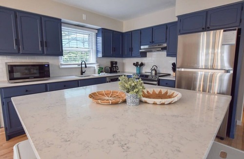 South Chatham House | Perfect for Group w/Kids & Dogs w/Hot Tub