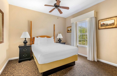 Berkeley Hotel | Perfect for Groups! 2 Units w/Full Kitchens, Seasonal Pool, Free Parking!