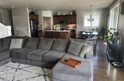 Western House | Perfect home away from home! Valley Views & close to town!