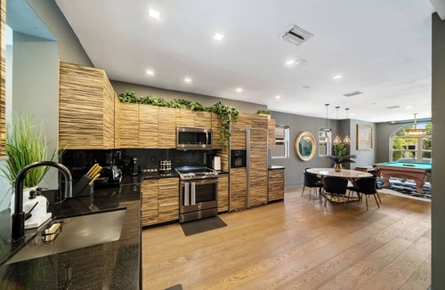 Coral Way House | Perfect Location, 6 Bedrooms, 11 Beds, & The Pool - Welcome to the Gucci House!