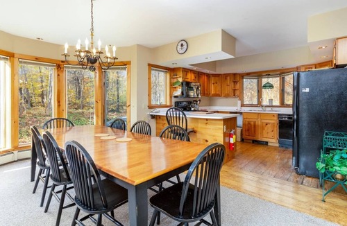 North Troy House | Perfect Location. Ski in Ski out on Village Chair