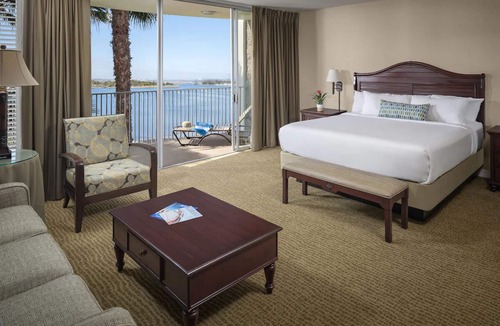 Central Mission Beach Hostel | Perfect Spot for Unwinding! Partial Bay View, Outdoor Pool, Free Parking